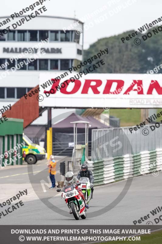 Vintage motorcycle club;eventdigitalimages;mallory park;mallory park trackday photographs;no limits trackdays;peter wileman photography;trackday digital images;trackday photos;vmcc festival 1000 bikes photographs